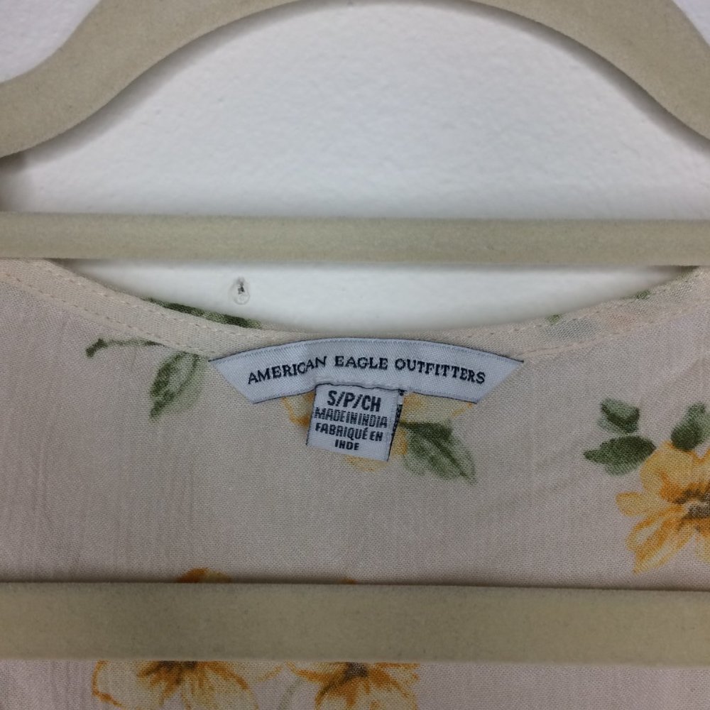 American Eagle Outfitters Yellow Cream Floral Crop Top Size S - Picture 2 of 3